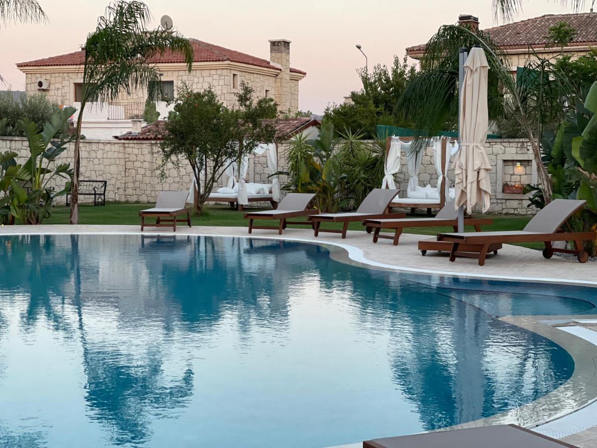 Triangulo Hotel Alacati Exterior photo