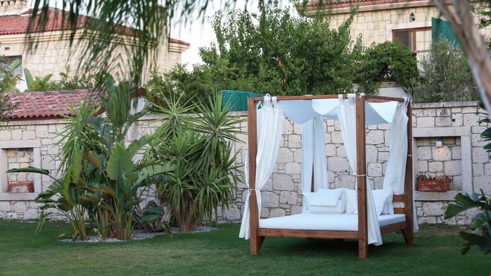 Triangulo Hotel Alacati Exterior photo